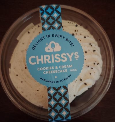 Chrissy’s Cookies & Cream Cheesecake